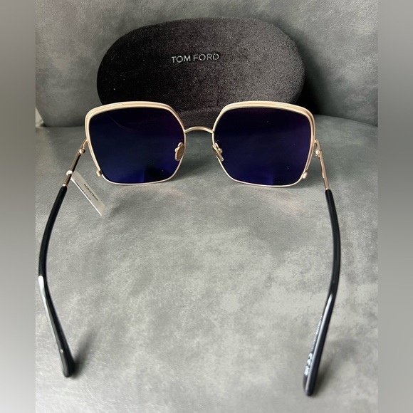 Tom Ford Raphaela TF1006 02A Sunglasses Women's Black/Rose Gold/Smoke 60mm NWT - Picture 10 of 13